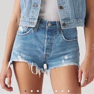 LEVI 501 original fit women’s cut off shorts